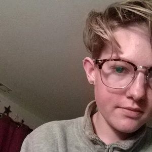 Meet your Posher, Makiah